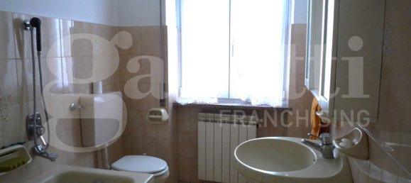 Apartamento T2 em Varano Borghi, Italy N.º 311697 10