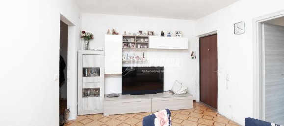 3 rooms Apartment in Crevalcore, Italy No. 77380 4