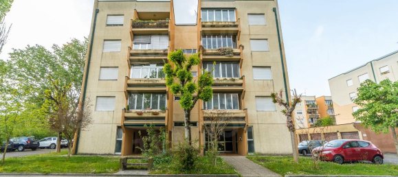 3 rooms Apartment in Crevalcore, Italy No. 77380 17