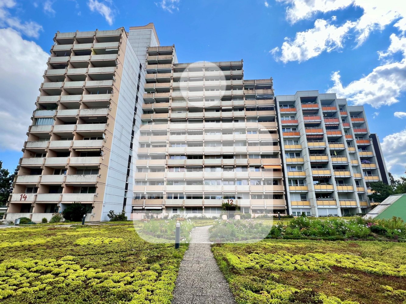 Квартира с 2 комнатами в Эрланген, Германия № 15219