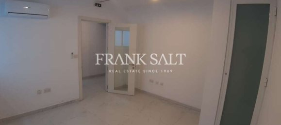Bureau à Burmarrad, Malta 13m² No. 12575 2