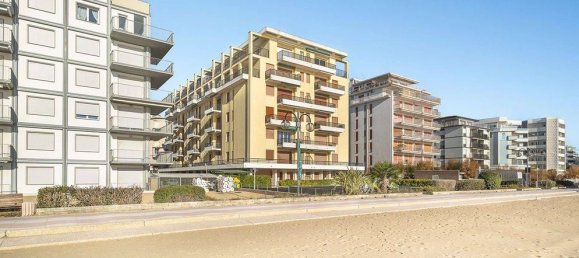 3 bedrooms Penthouse in Jesolo, Italy No. 337288 2