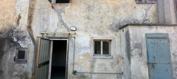 6 rooms House in Rossano Veneto, Italy No. 175165 2