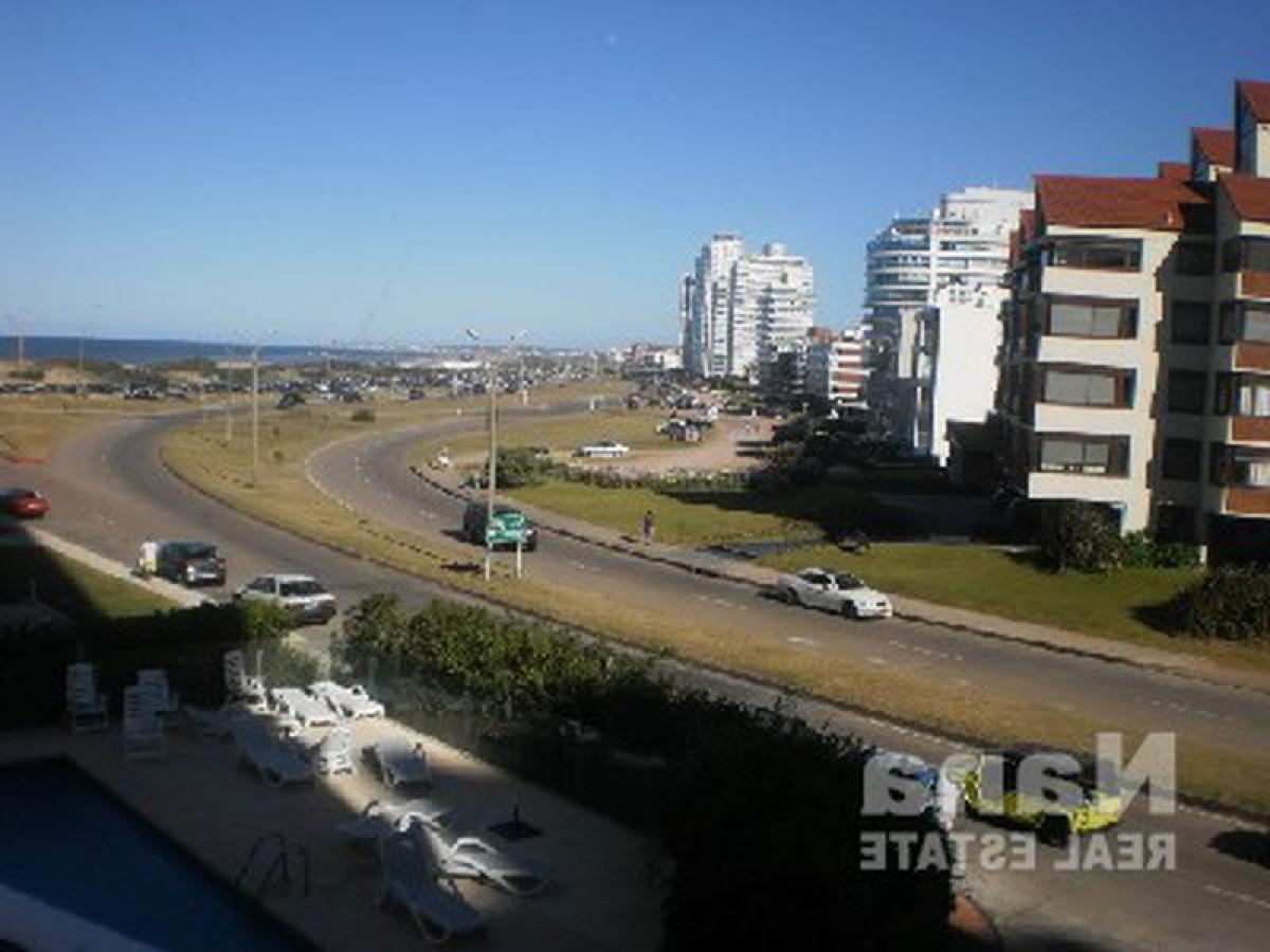 3 bedrooms Apartment in Maldonado, Uruguay No. 9540