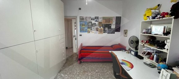 Apartamento de 4 divisões em Bari, Italy N.º 19491 18