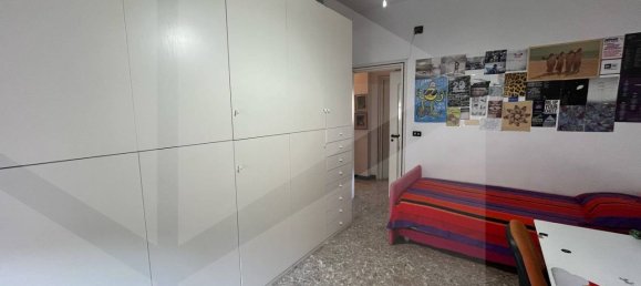 Apartamento de 4 divisões em Bari, Italy N.º 19491 16