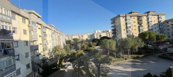 Apartamento de 4 divisões em Bari, Italy N.º 19491 28