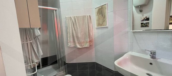 Apartamento de 4 divisões em Bari, Italy N.º 19491 24