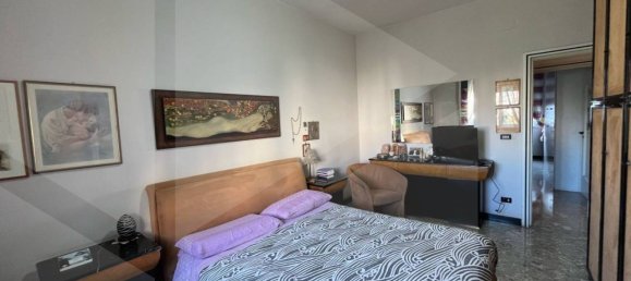 Apartamento de 4 divisões em Bari, Italy N.º 19491 22