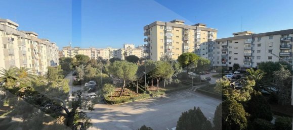 Apartamento de 4 divisões em Bari, Italy N.º 19491 31