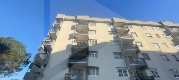 Apartamento de 4 divisões em Bari, Italy N.º 19491 25