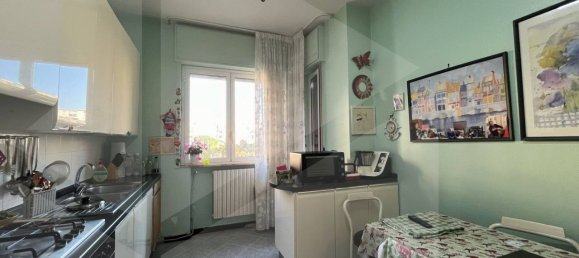 Apartamento de 4 divisões em Bari, Italy N.º 19491 9