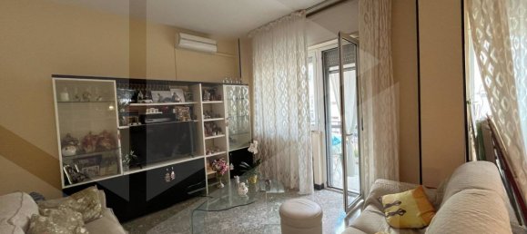 Apartamento de 4 divisões em Bari, Italy N.º 19491 5