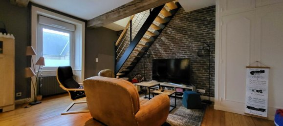 2 Schlafzimmer Haus in Martigne-sur-Mayenne, France, Nr. 357811 3