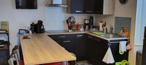 2 Schlafzimmer Haus in Martigne-sur-Mayenne, France, Nr. 357811 4