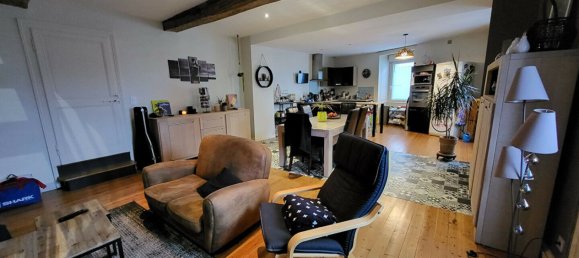 2 Schlafzimmer Haus in Martigne-sur-Mayenne, France, Nr. 357811 2