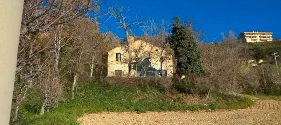 Casa de 8 divisões em Monterubbiano, Italy N.º 176175 2