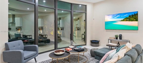 5 bedrooms Villa for sale in Miami, Miami-Dade, Florida, USA № 614738 26