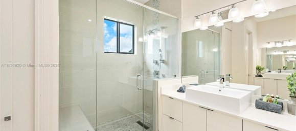 5 bedrooms Villa for sale in Miami, Miami-Dade, Florida, USA № 614738 19