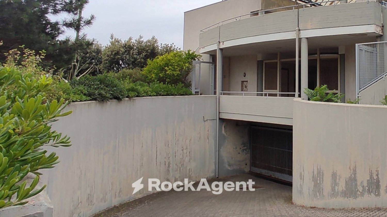 59m² Garage in Noci, Italy No. 301425