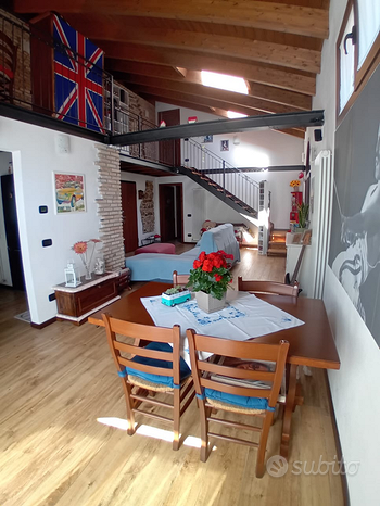 3غرفة شقة في Anzano del Parco, Italy رقم 270460