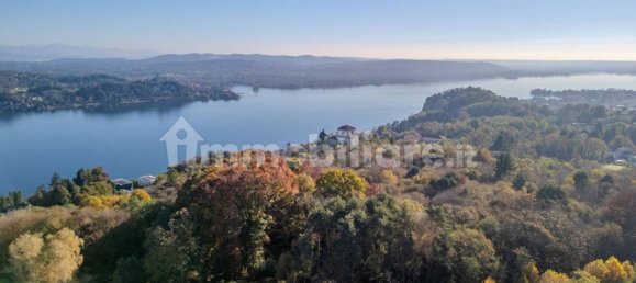 3 bedrooms Villa in Arona, Italy No. 107754 5
