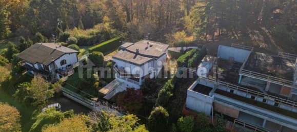 3 bedrooms Villa in Arona, Italy No. 107754 8