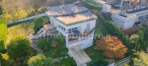 3 bedrooms Villa in Arona, Italy No. 107754 9