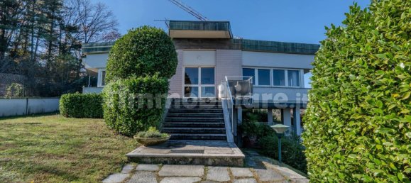 3 bedrooms Villa in Arona, Italy No. 107754 10