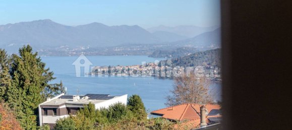 3 bedrooms Villa in Arona, Italy No. 107754 15