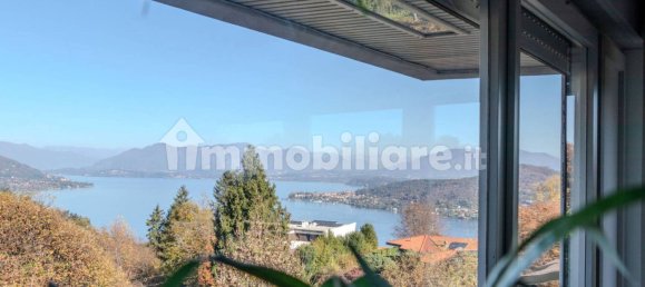 3 bedrooms Villa in Arona, Italy No. 107754 16