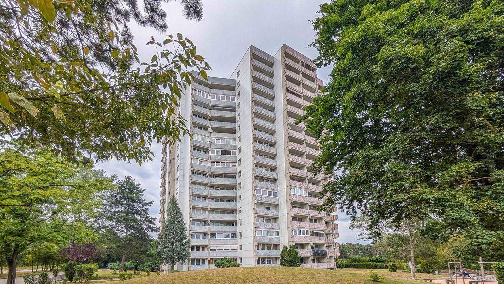 Apartamento de 4 habitaciónes en Erlangen, Germany No. 230644