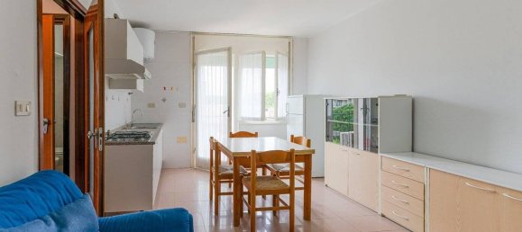 3 rooms Apartment in Comacchio, Italy No. 132486 6