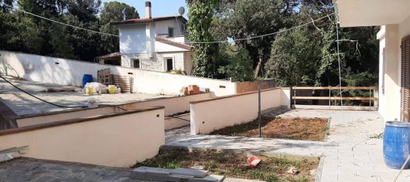 4-salle Appartement à Rosignano Marittimo, Italy No. 217363 5