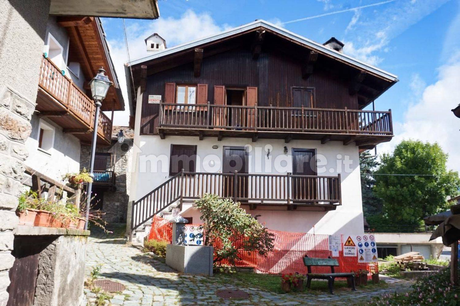 Квартира с 2 комнатами в Торньон, Италия № 340002