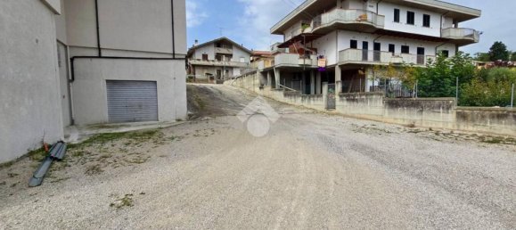 78m² Garage in Notaresco, Italy No. 365222 2