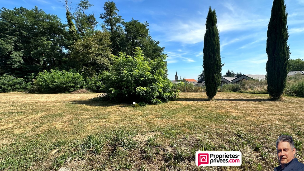 472m² Land in Saint-Bonnet-de-Mure, France No. 152565