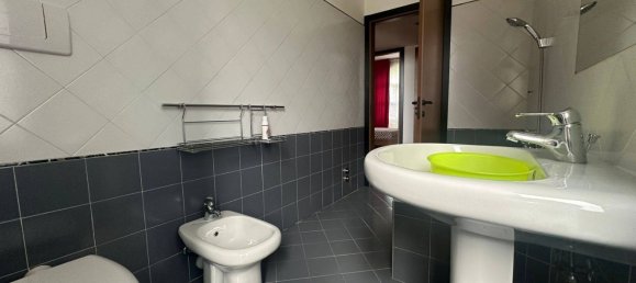 3 rooms Apartment in Cremella, Italy No. 110483 37