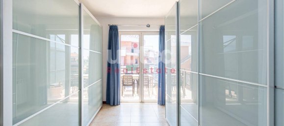 3 rooms Apartment in Rome, Italy No. 178525 12