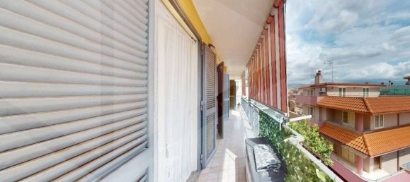 Apartamento de 3 dormitorios en Mariglianella, Italy No. 24675 6