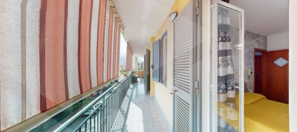 Apartamento de 3 dormitorios en Mariglianella, Italy No. 24675 20