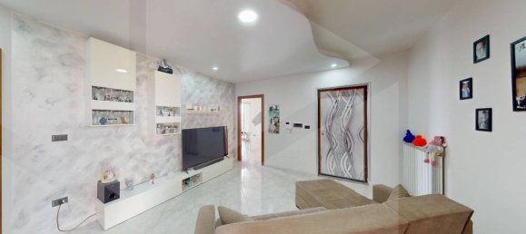 Apartamento de 3 dormitorios en Mariglianella, Italy No. 24675 8
