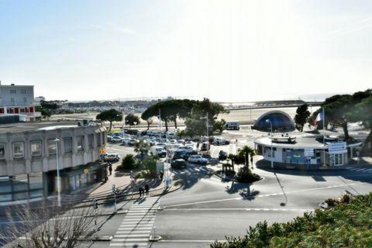 2 bedrooms Condo in Royan, France No. 35268