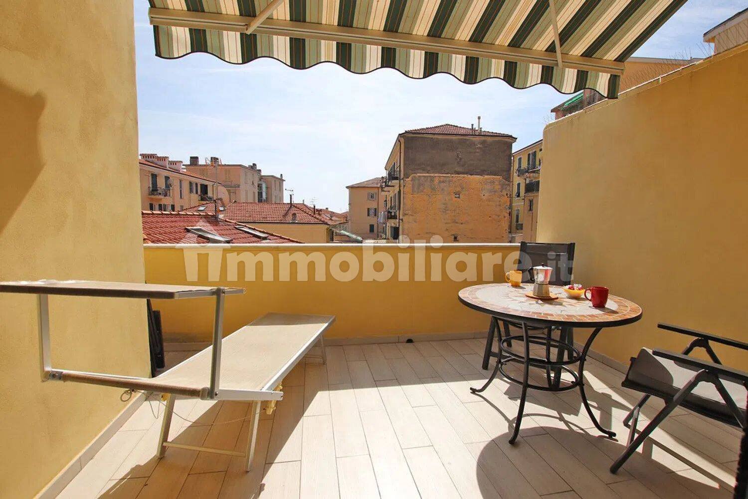 3 bedrooms Apartment in Sanremo, Italy No. 398957