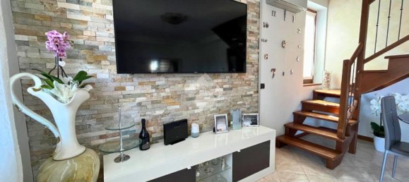 2 Schlafzimmer Wohnung in Capriolo, Italy, Nr. 268793 10