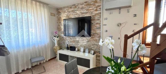 2 Schlafzimmer Wohnung in Capriolo, Italy, Nr. 268793 9