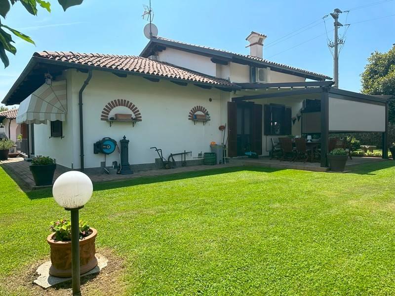 7 rooms Villa in Candelo, Italy No. 36136