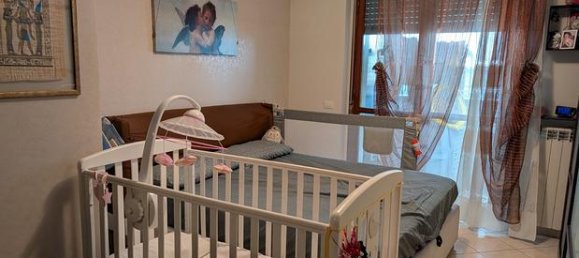 3 rooms Apartment in Turin, Italy No. 300218 2