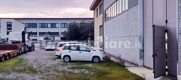 952m² Warehouse in Grosseto, Italy No. 82958 9