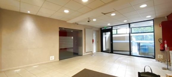 12 rooms Commercial property in Jeumont, France No. 212537 2